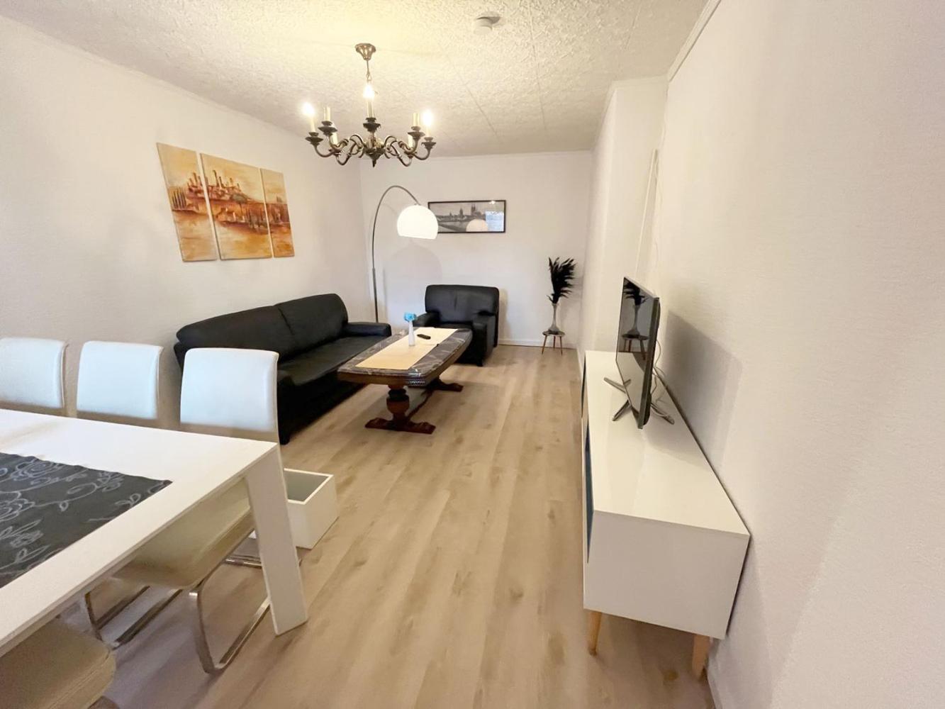 5 Room Apartment In Zuelpich Цюльпих Экстерьер фото